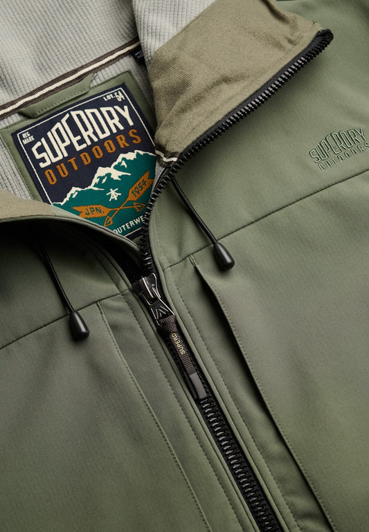 HOODED SOFTSHELL TREKKER JKT