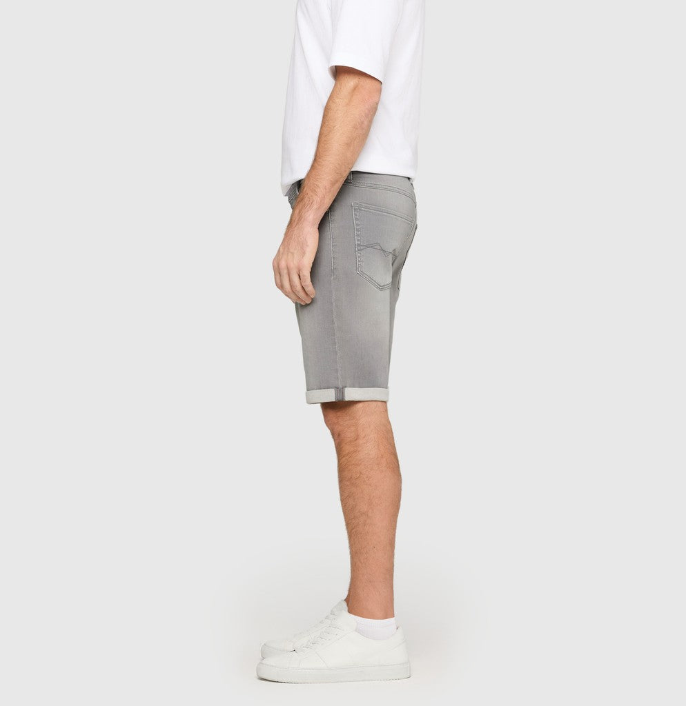 Jogn Bermuda