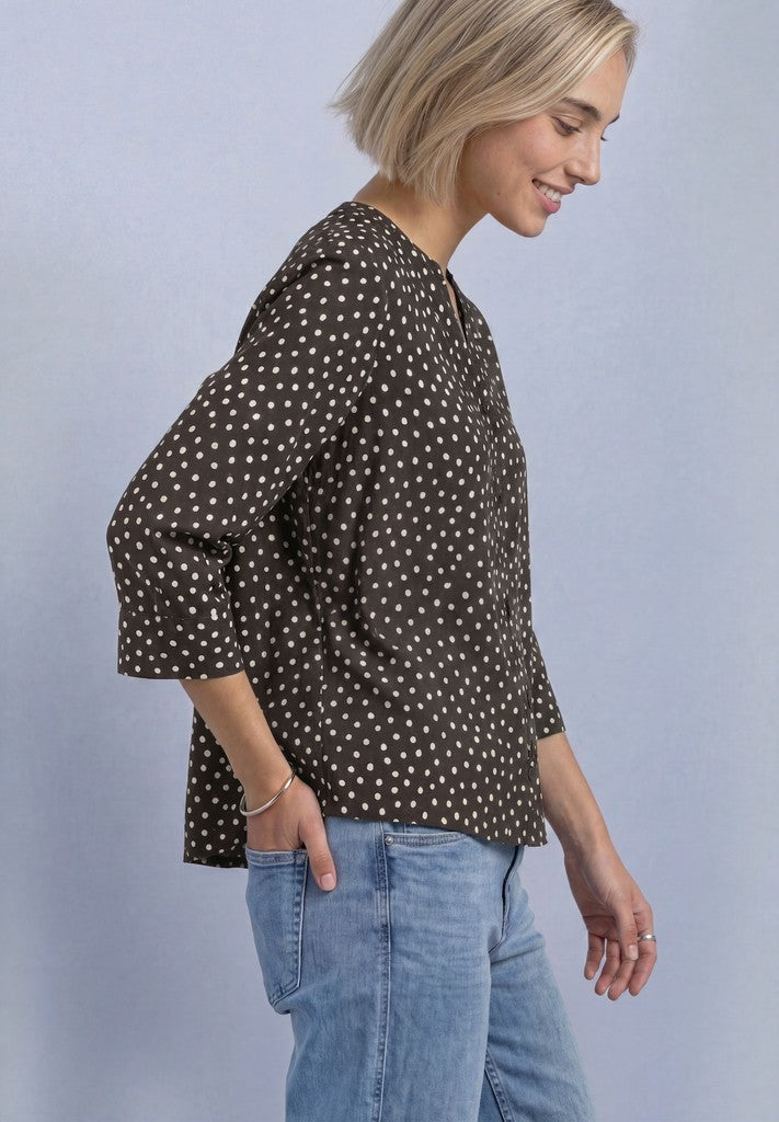LTD QR Splitneck blouse w butt