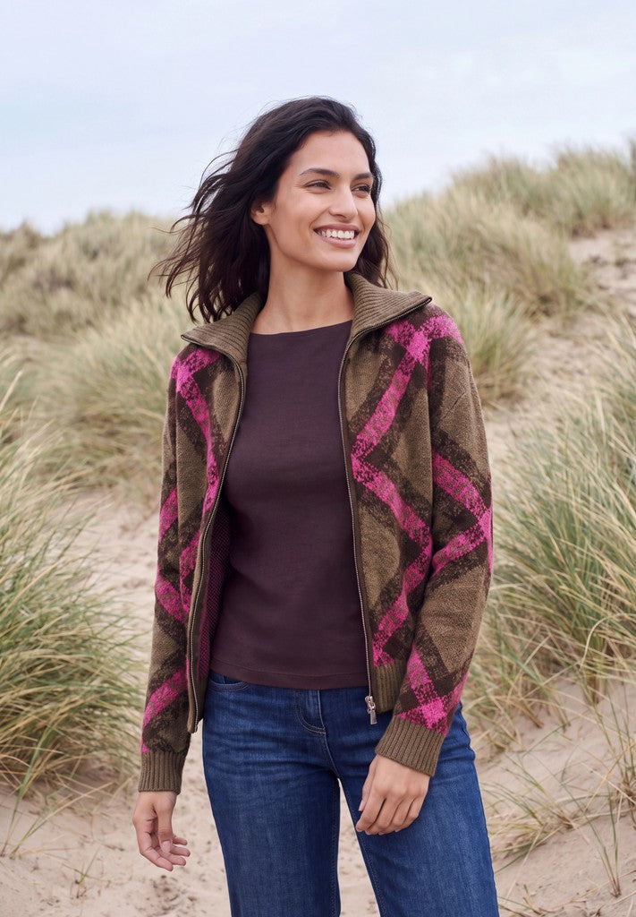 Cosy Featheryarn check cardiga