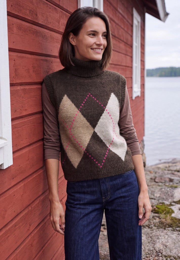 TOS Featheryarn argyle vest