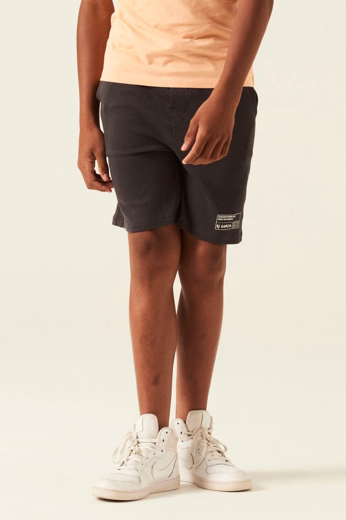 Q23515_boys short