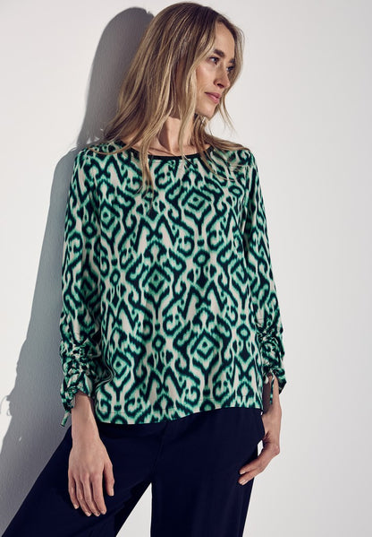 Roundneck blouse w gathered sl