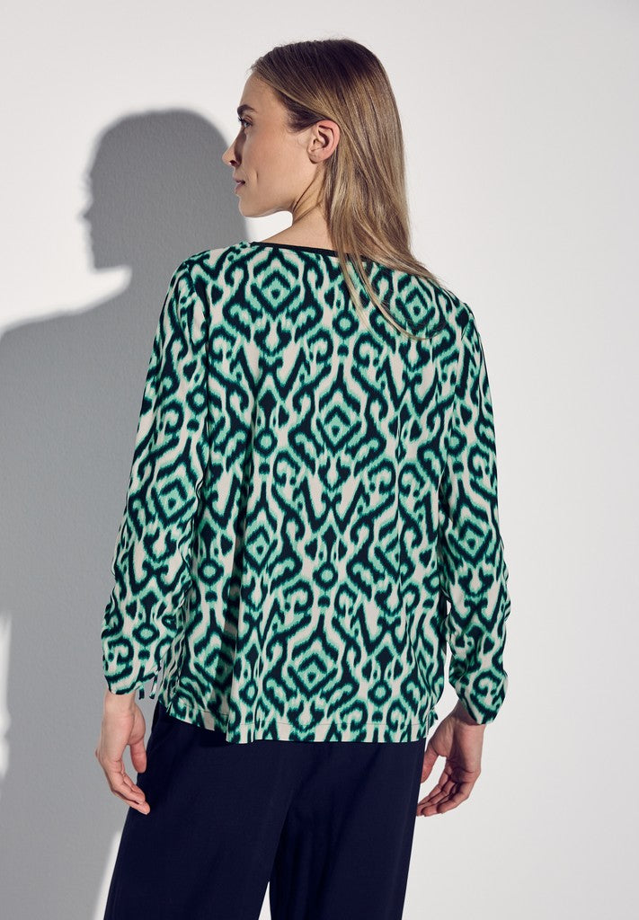Roundneck blouse w gathered sl
