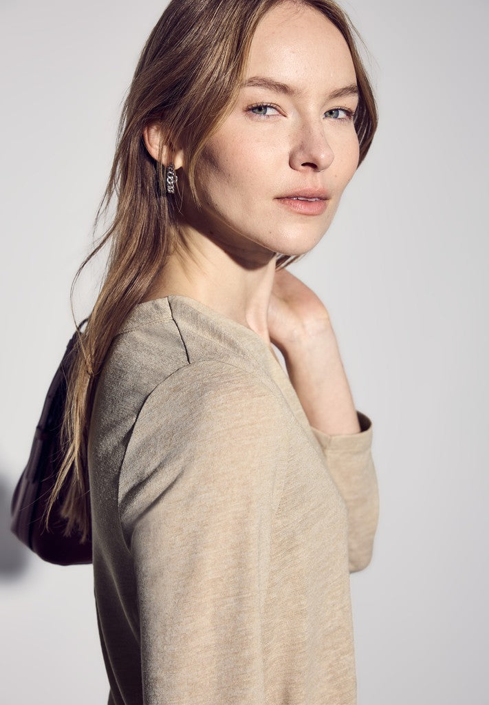 linen look v-neck shirt