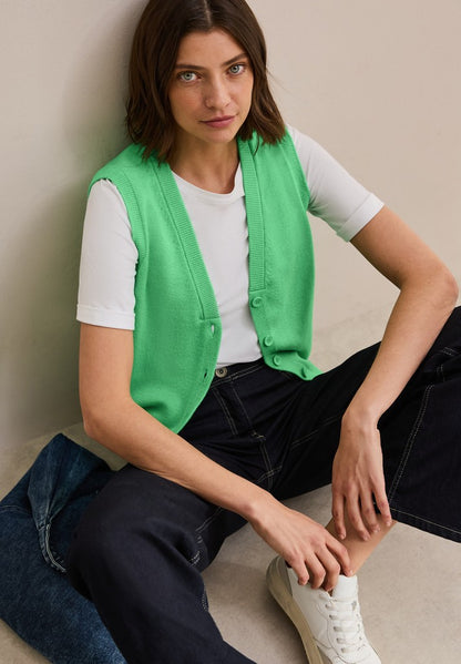 Cosy buttoned vest