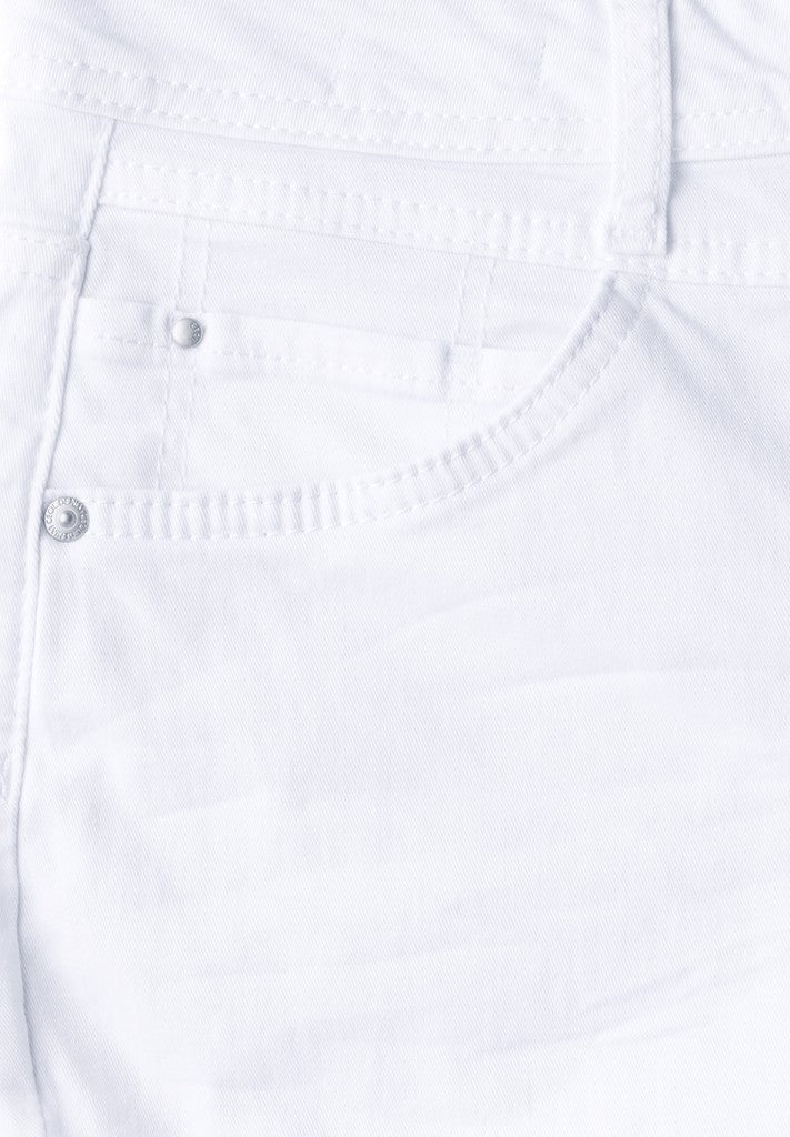 Style NOS Scarlett White 22