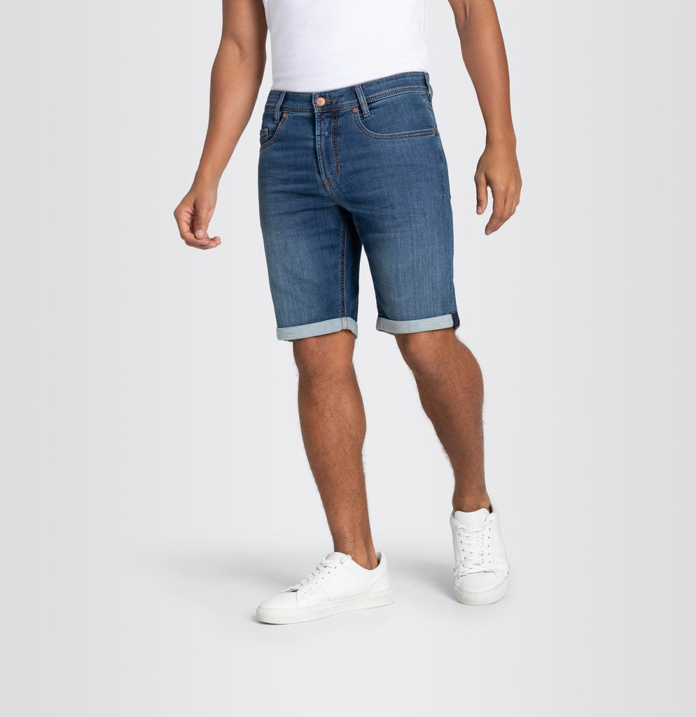 Jogn Bermuda