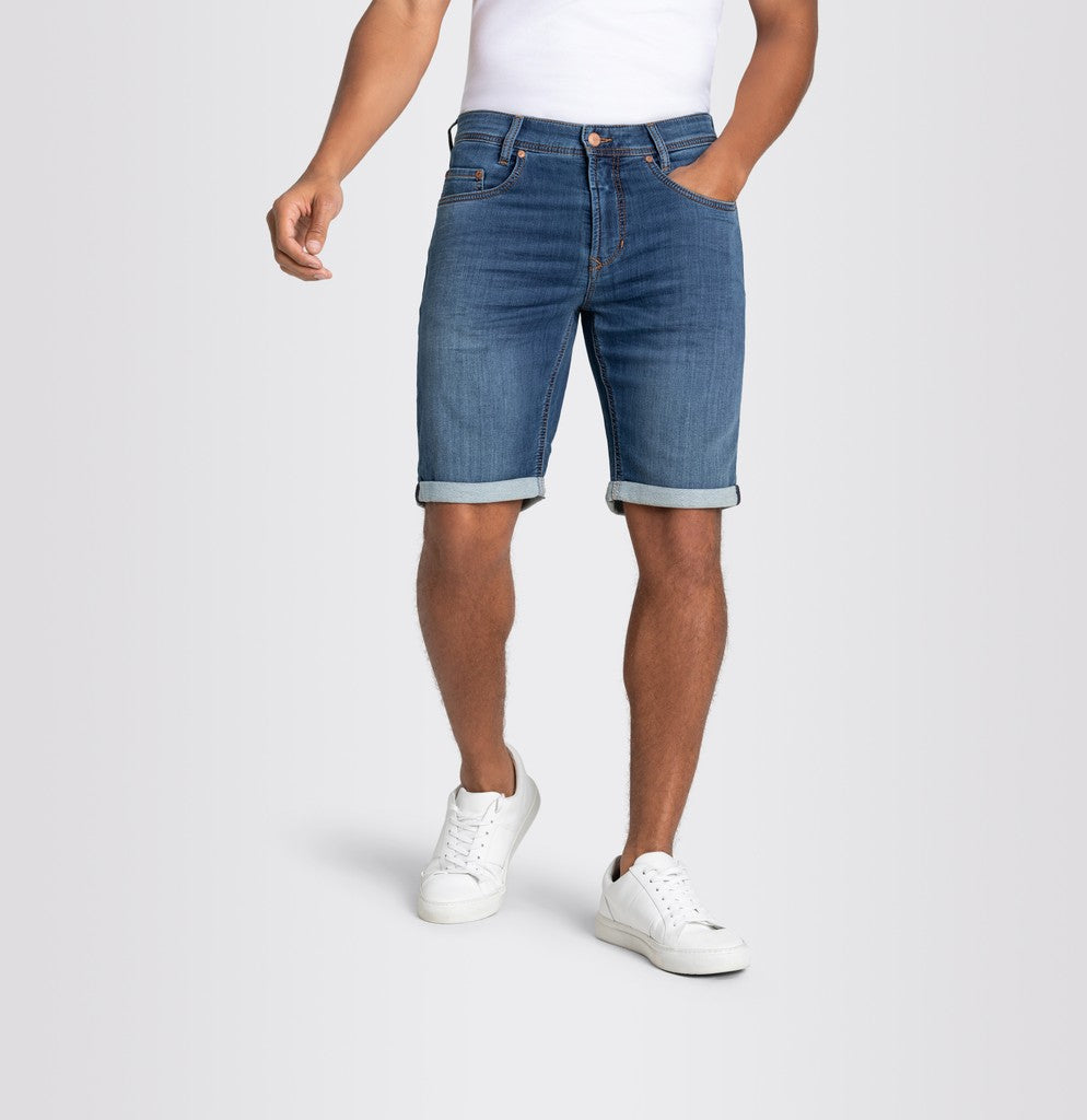 Jogn Bermuda