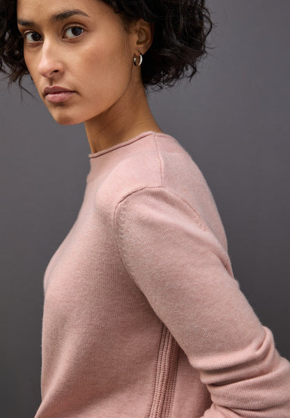 QR_rolled edge collar sweater