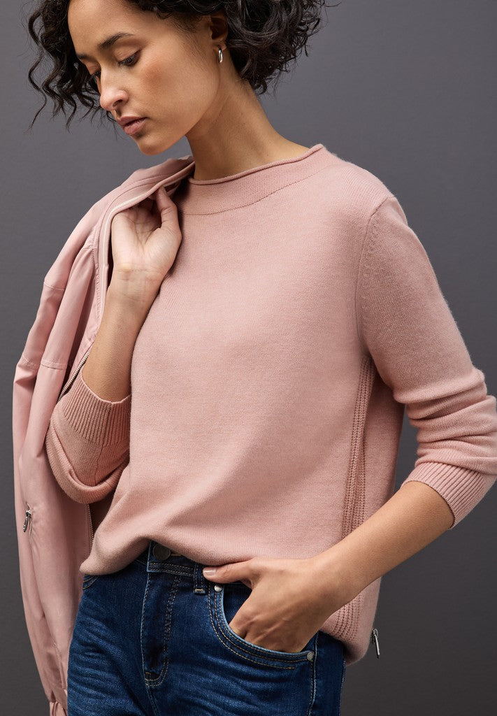 QR_rolled edge collar sweater