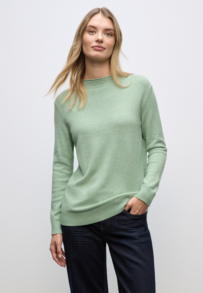 QR_rolled edge collar sweater