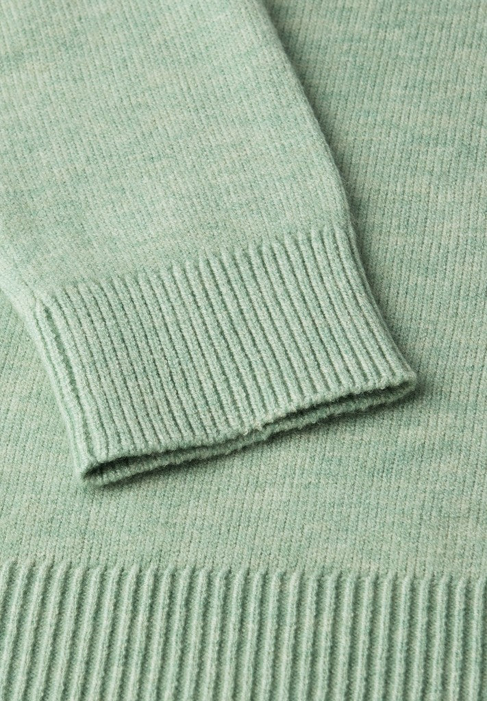 QR_rolled edge collar sweater
