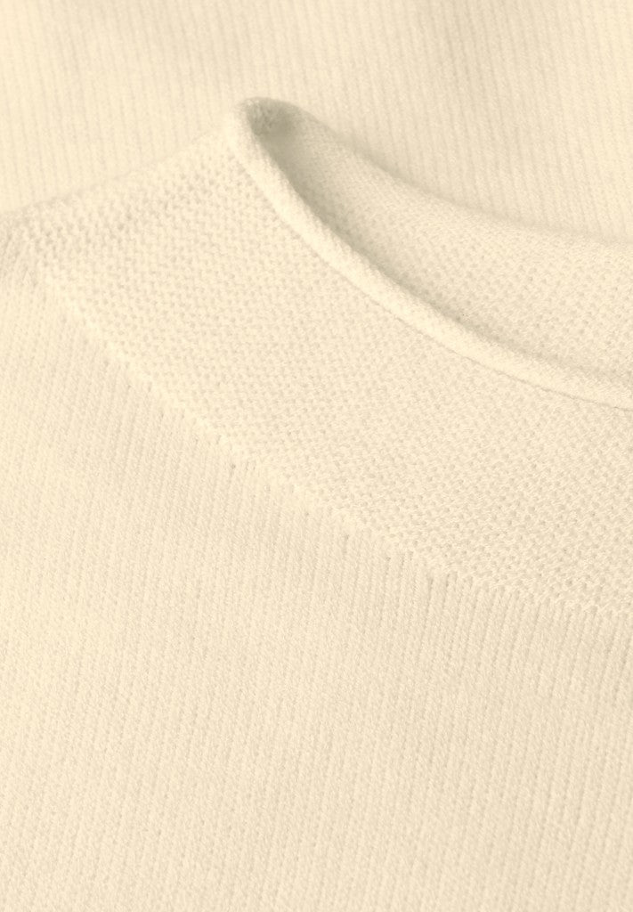 QR_rolled edge collar sweater