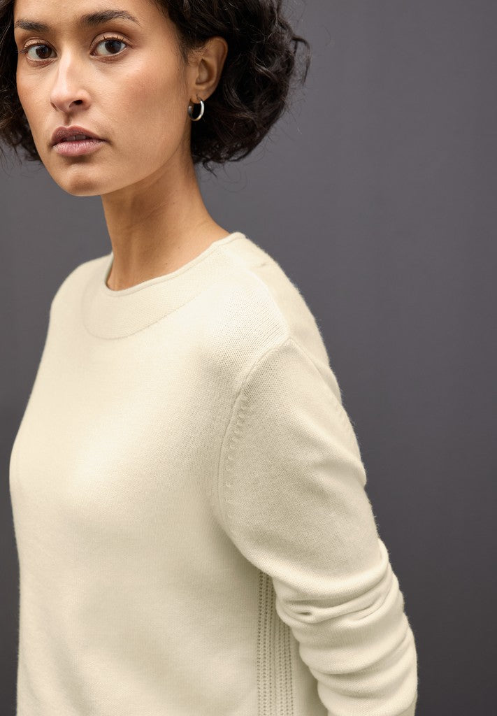 QR_rolled edge collar sweater