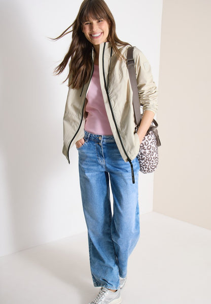 Sportive Windbreaker