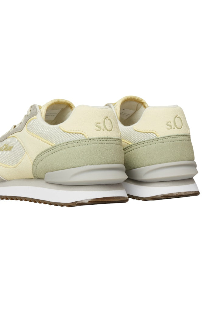 Sneaker