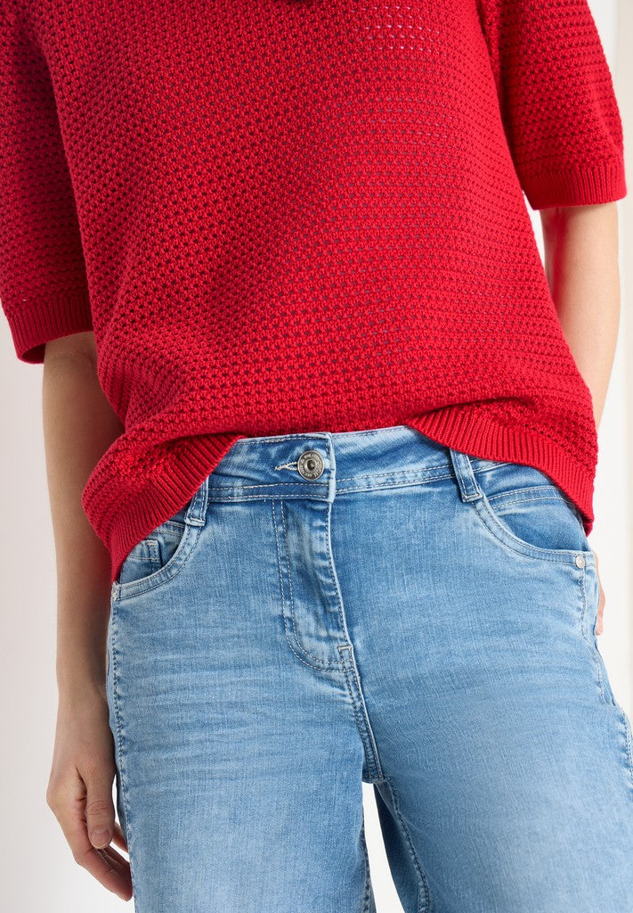 Structured Roundneck
