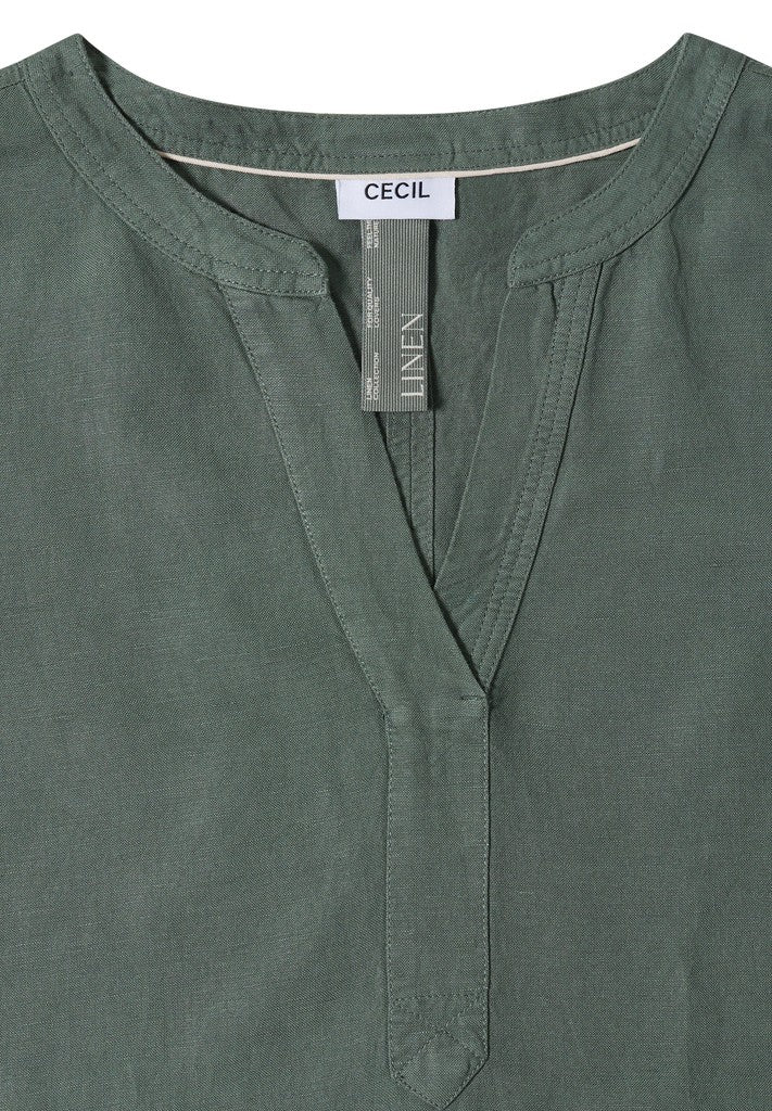 LI/CV_Solid Split Neck Dress