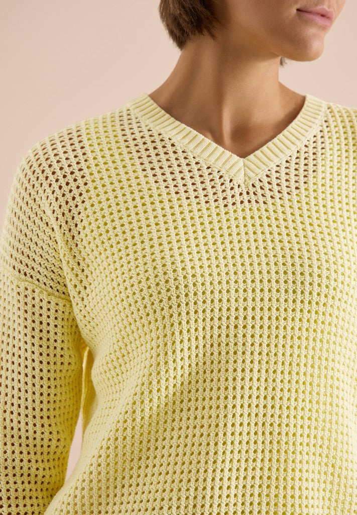 TOS_Crochet V-neck