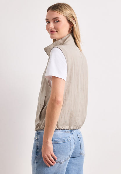 Short Vest w. Drawstring Detai