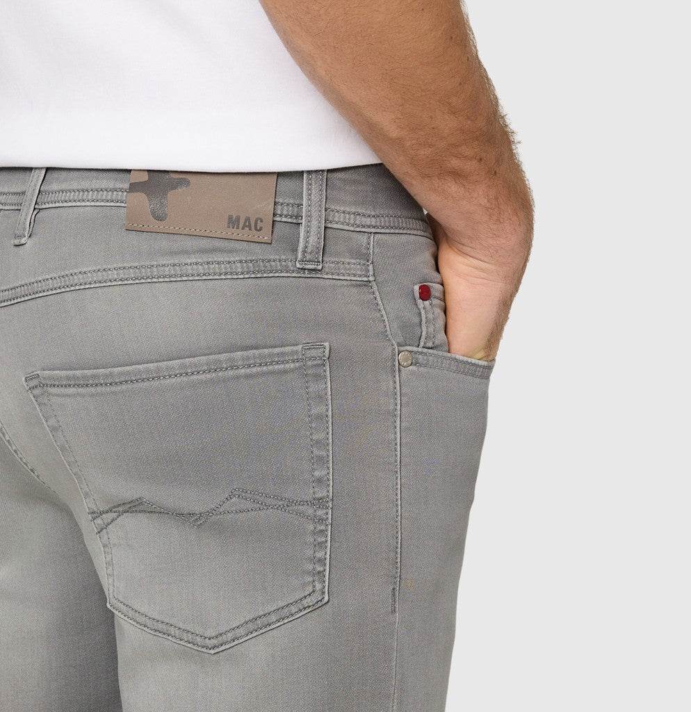 Jogn Bermuda