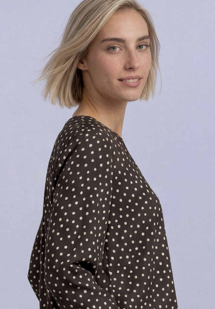 LTD QR Splitneck blouse w butt